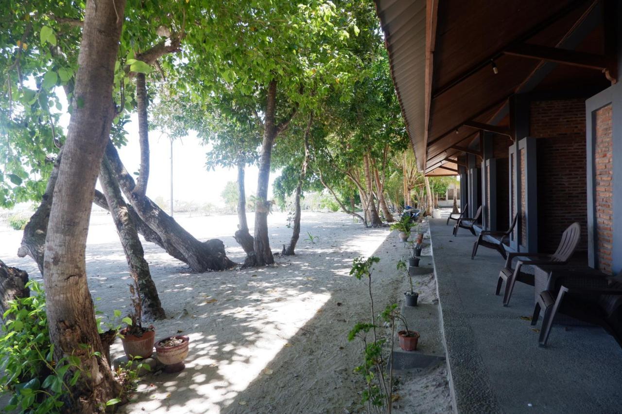 Wakatobi Patuno Diving And Beach Resort By Sahid Wanci Exterior photo