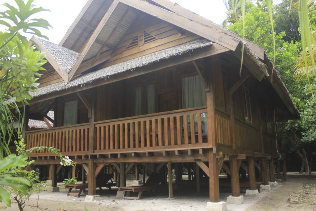 Wakatobi Patuno Diving And Beach Resort By Sahid Wanci Exterior photo